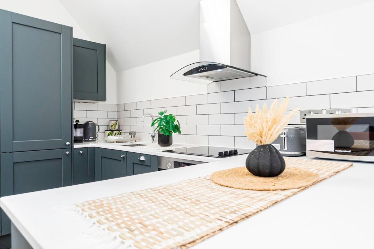 Appartamento Gorgeous 1-bedroom Acton Flat With Two Balconies At Acton, Sleeps 4 Londra